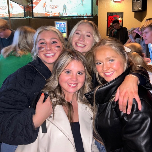 Meet your Posher, Sydney - Picture 5 of 5